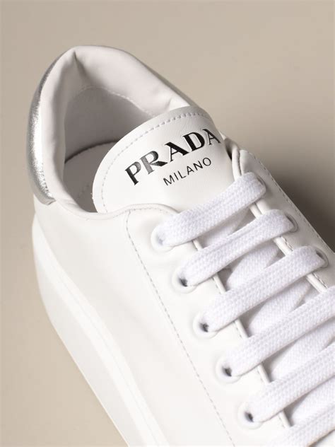 prada sneaker wit